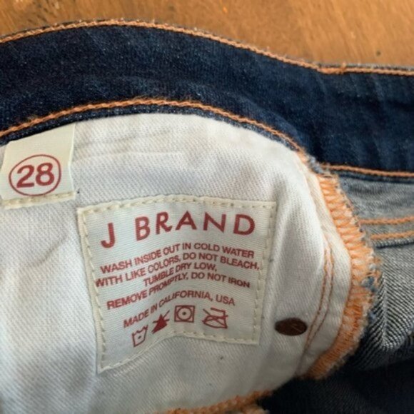 𝅺J Brand Scarlett Seven Eights Dark Wash Jeans. 28 - Picture 8 of 10